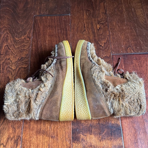 Vintage Women’s Faux Fur Wedge Suede Boots, Size 8, color Brown. - Picture 8 of 9